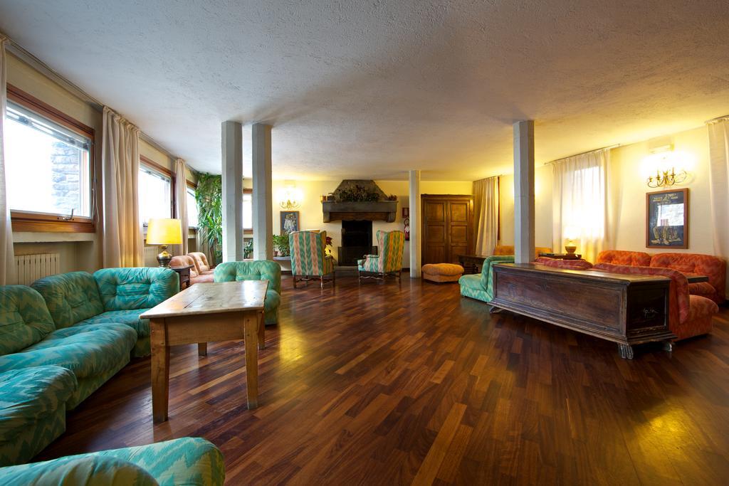 Hotel Dolonne Курмайор Екстер'єр фото