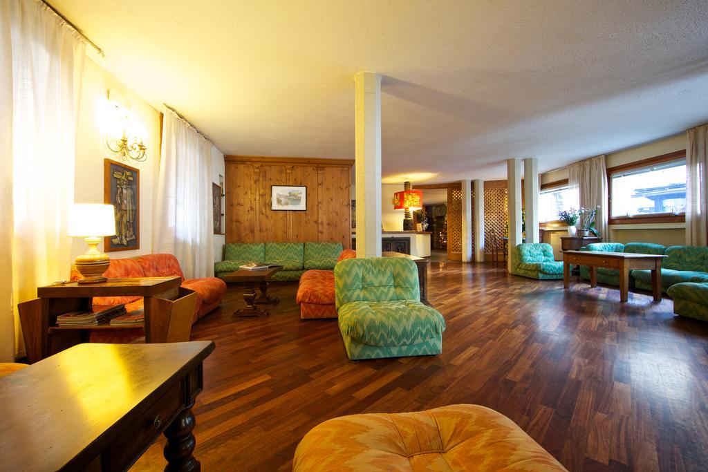 Hotel Dolonne Курмайор Екстер'єр фото