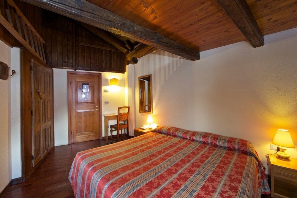 Hotel Dolonne Курмайор Екстер'єр фото